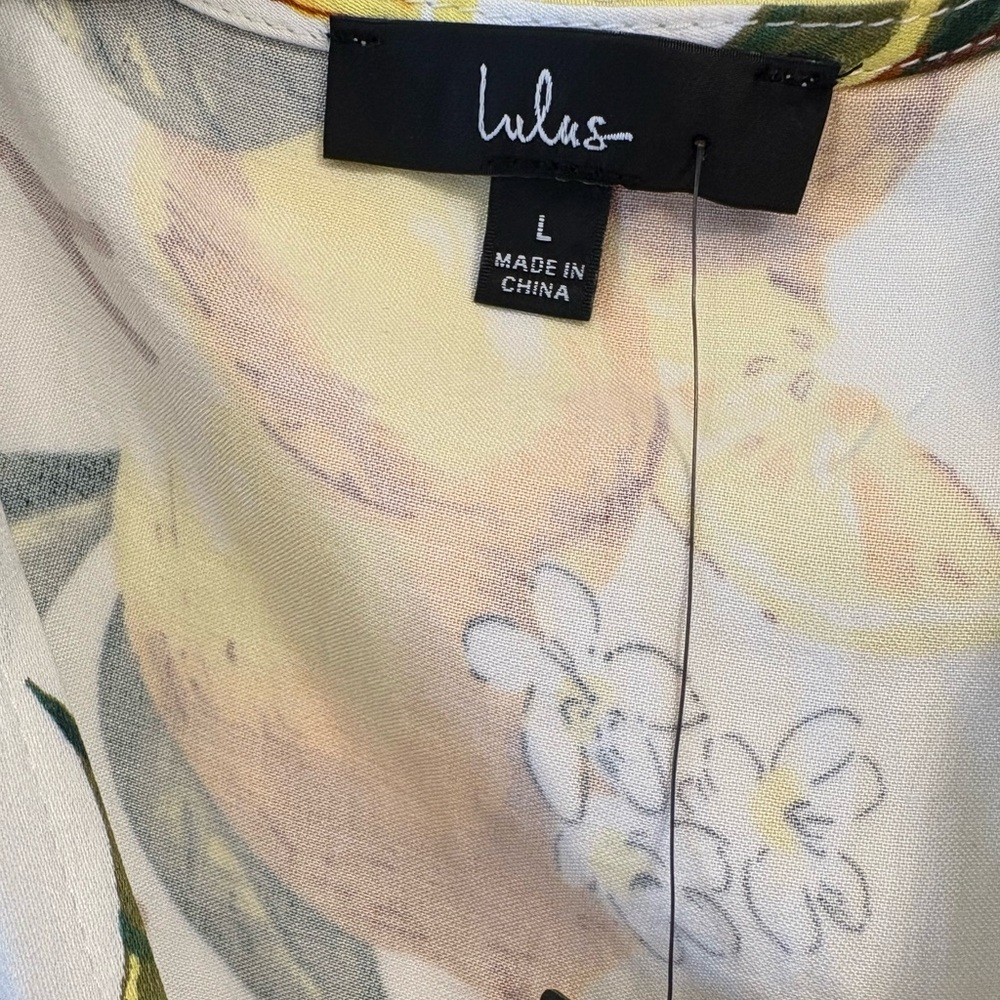 NWT Lulus A La Tart Lemon Print Wrap Dress - Picture 3 of 5
